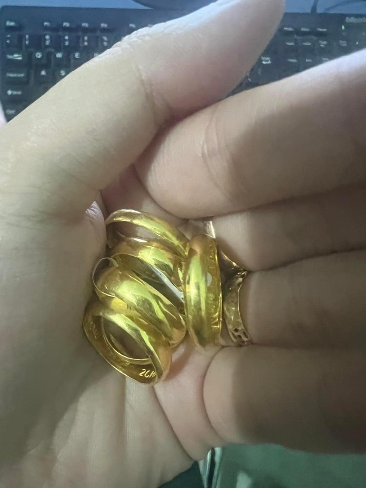 Cách để bà nội trợ có nhẫn vàng nhanh nhất: Giặt đồ! - Ảnh 5.