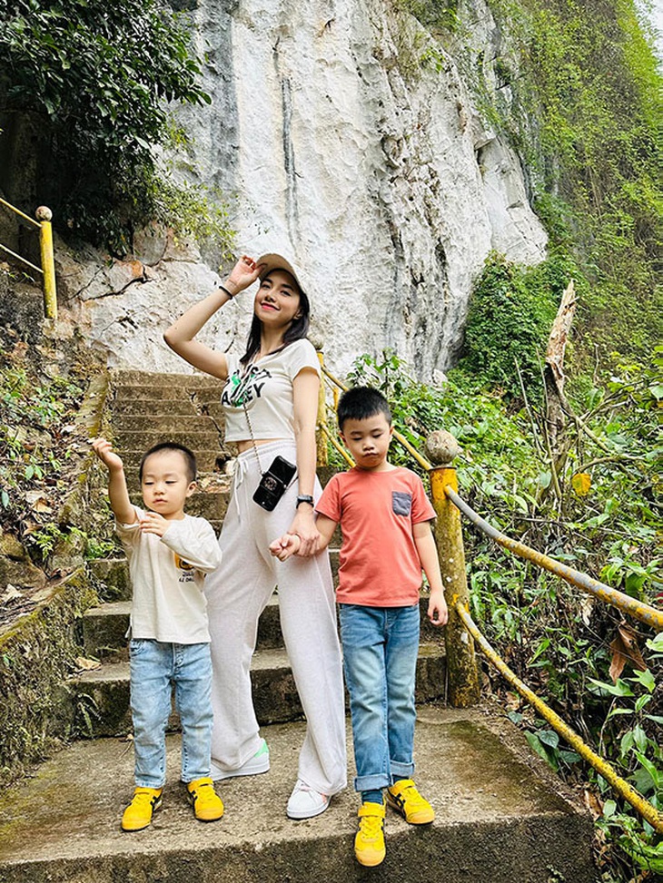 Ảnh vui sao Việt 12-3: Con gái là cục pin dự phòng của Phan Hiển - Ảnh 3.