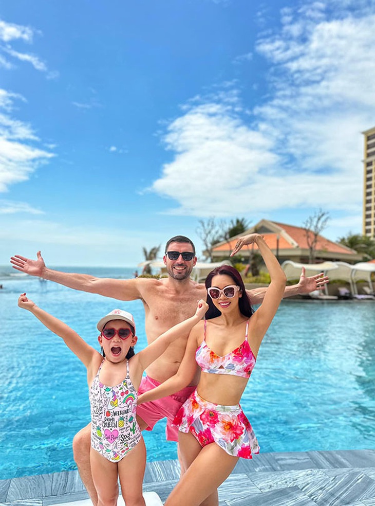 Ảnh vui sao Việt 12-3: Con gái là cục pin dự phòng của Phan Hiển - Ảnh 4.