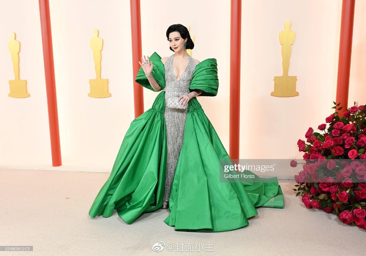 Phạm Băng Băng xuất hiện như nữ hoàng tại lễ trao giải Oscar - Ảnh 1.