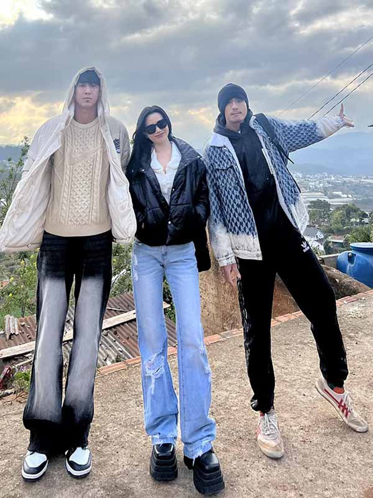 Ảnh vui sao Việt 15-3: Ngô Thanh Vân trêu chồng cố gắng trẻ hơn vợ - Ảnh 5.