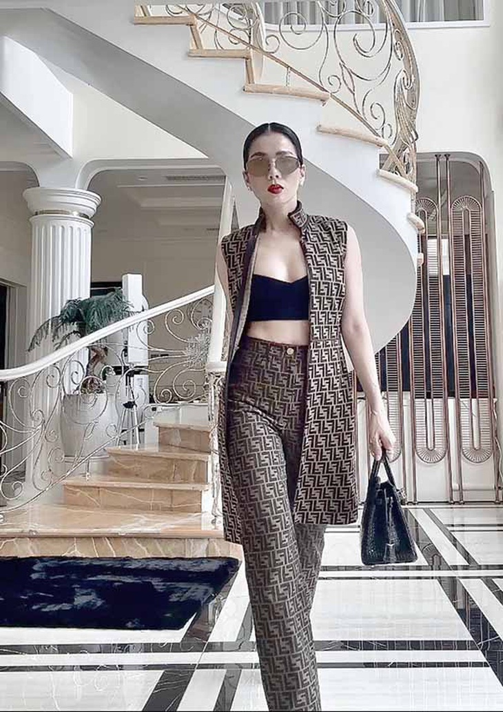 Ảnh vui sao Việt 16-3: Bố con Ông Cao Thắng trốn Đông Nhi đi bơi - Ảnh 5.