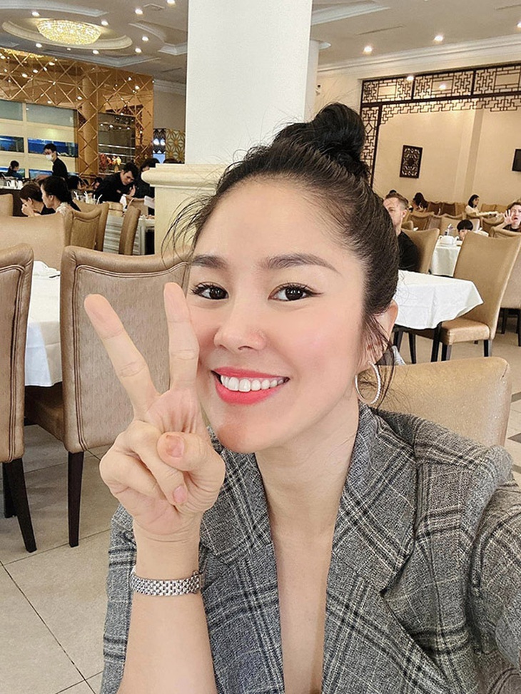 Ảnh vui sao Việt 17-3: Diệu Nhi tinh nghịch bên hội chị em Sao nhập ngũ - Ảnh 4.