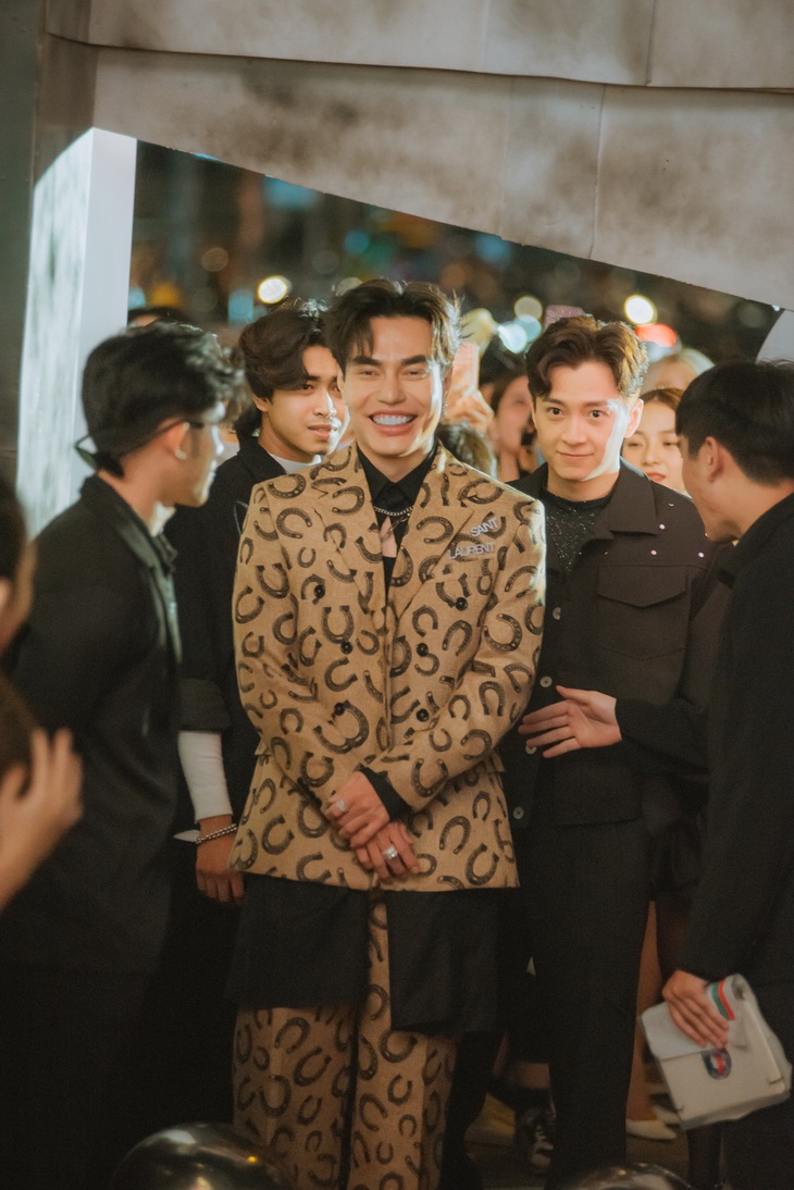 Thu Trang phân thân ra mắt Khi ta hai lăm - Ảnh 4.