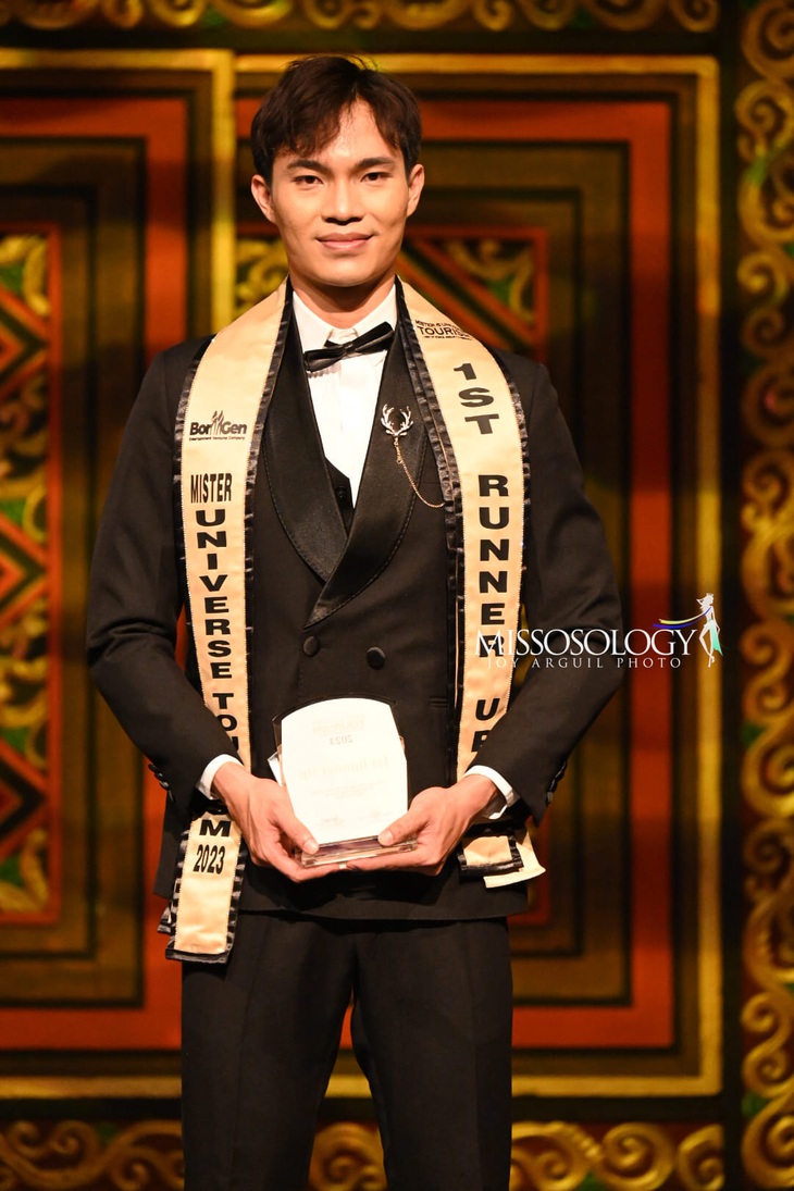 ‘Bác sĩ 9X’ Huỳnh Võ Hoàng Sơn đăng quang Á vương 1 Du lịch hoàn vũ 2023 - Ảnh 5.