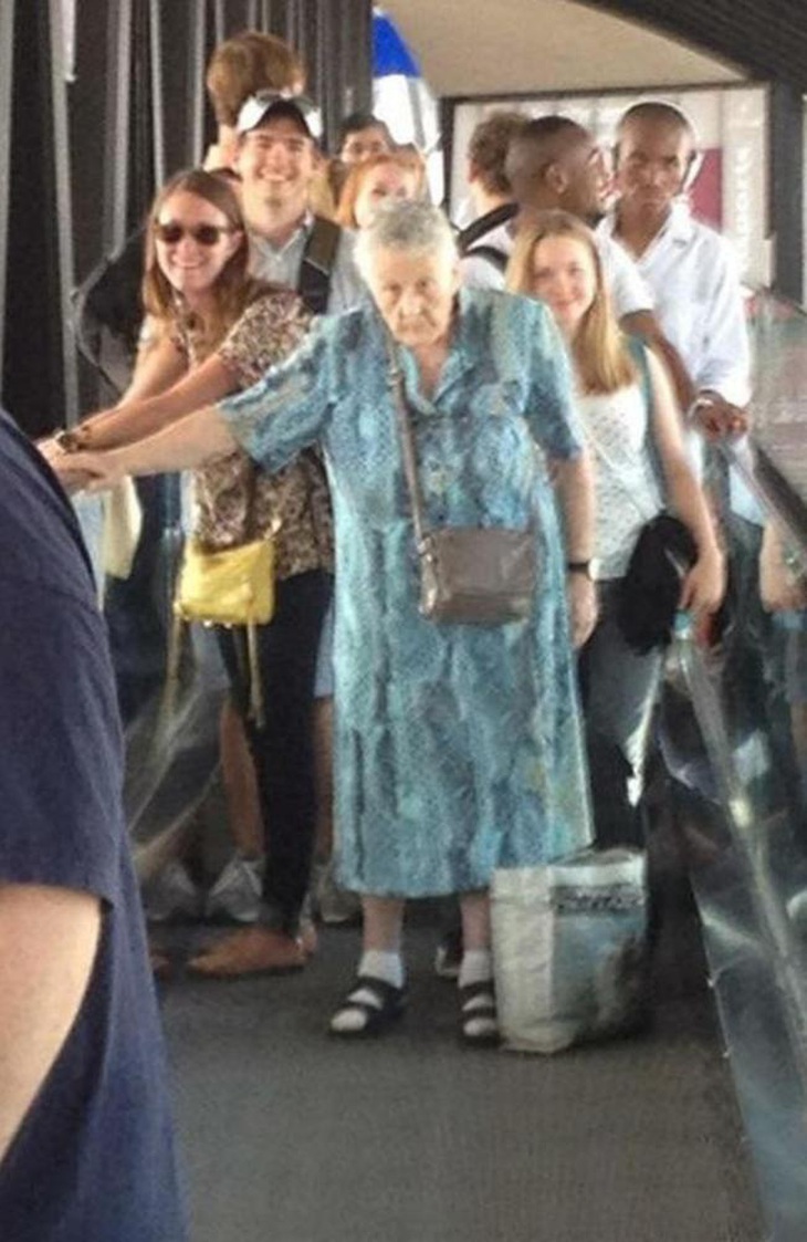 Loạt ảnh hài hước đỡ không nổi chỉ có ở sân bay - Ảnh 7.