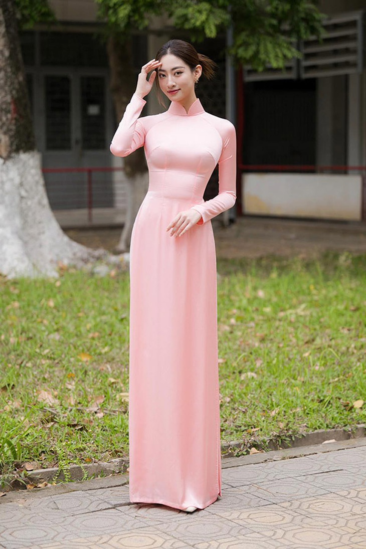 Ảnh vui sao Việt 22-3: Con trai Vân Hugo tả mẹ lúc nào cũng lồng lộn - Ảnh 2.