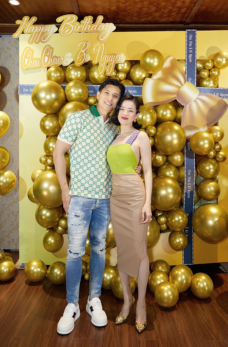 Ảnh vui sao Việt 29-3: Lệ Quyên ngập tràn hạnh phúc bên tình trẻ - Ảnh 1.