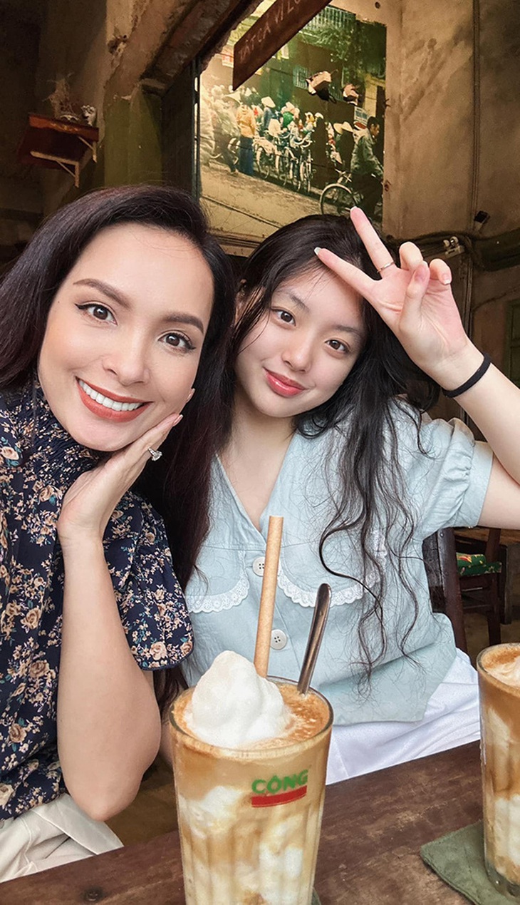 Ảnh vui sao Việt 29-3: Lệ Quyên ngập tràn hạnh phúc bên tình trẻ - Ảnh 5.