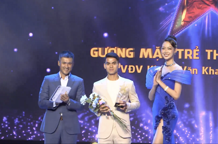 MONO vắng mặt khó hiểu, Hoàng Thùy Linh bội thu ở Cống hiến 2023 - Ảnh 6.