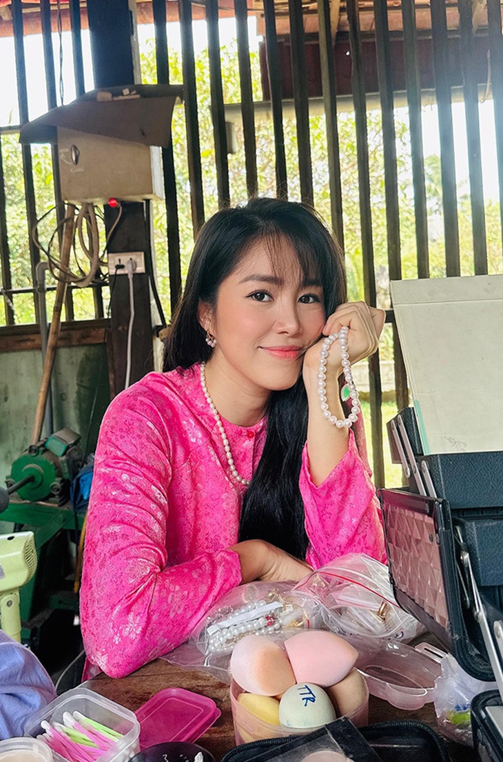 Ảnh vui sao Việt 30-3: Tiến Luật không dám ra đường vì Thu Trang cạo sạch tóc - Ảnh 4.