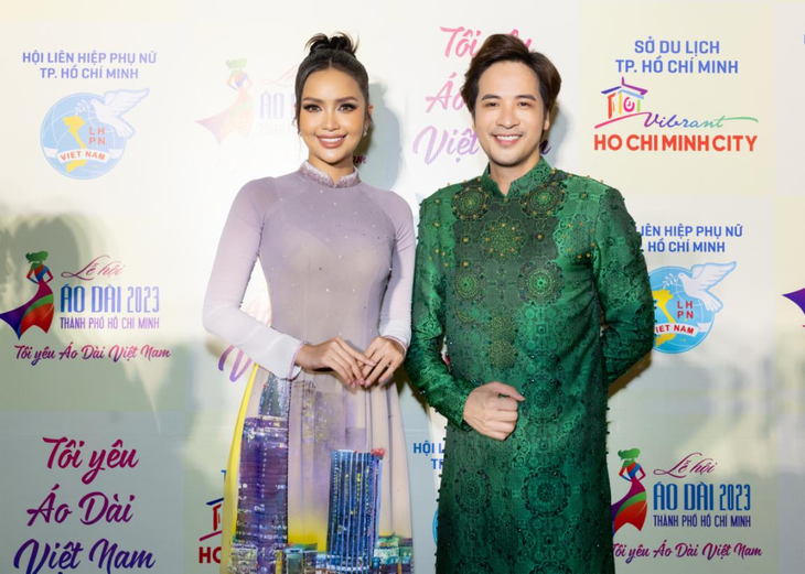 Đoàn Minh Tài diện áo dài Sĩ Hoàng làm đại sứ áo dài - Ảnh 4.