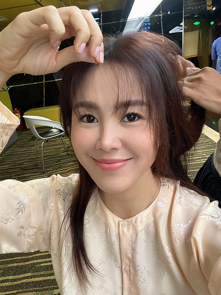 Ảnh vui sao Việt 4-3: Phạm Quỳnh Anh, Đông Nhi mừng Minh Hằng có bầu - Ảnh 3.