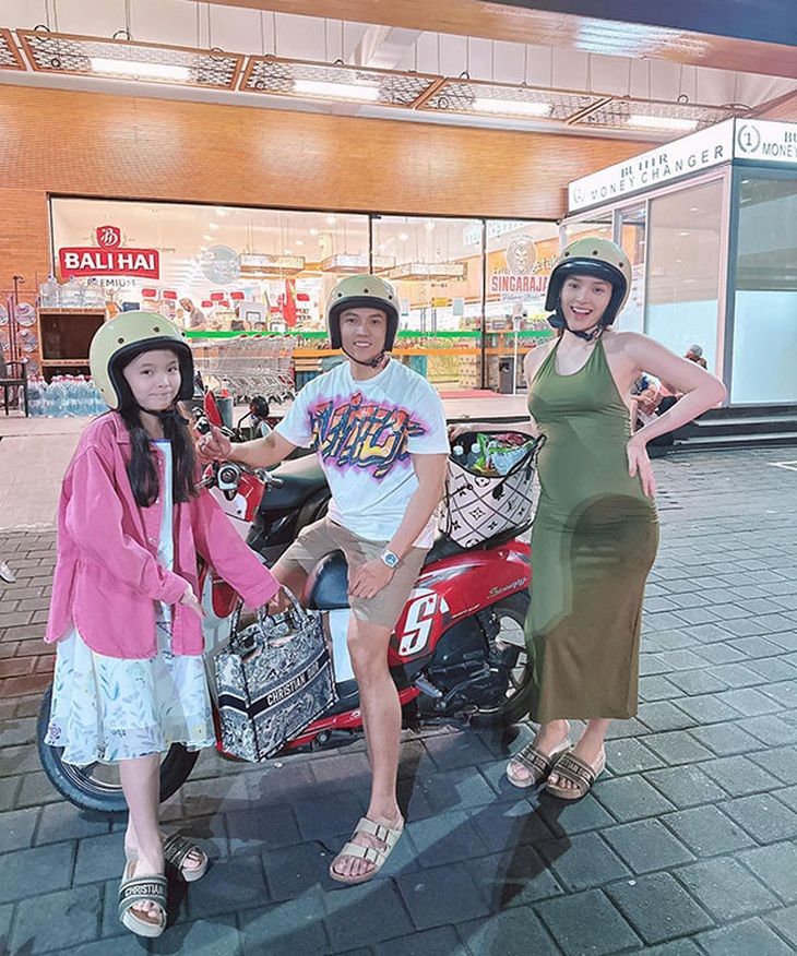 Ảnh vui sao Việt 4-3: Phạm Quỳnh Anh, Đông Nhi mừng Minh Hằng có bầu - Ảnh 7.