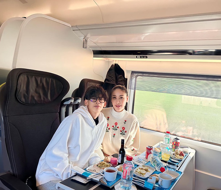 Ảnh vui sao Việt 5-3: Hồ Ngọc Hà đọ sắc cùng Ninh Dương Lan Ngọc - Ảnh 4.