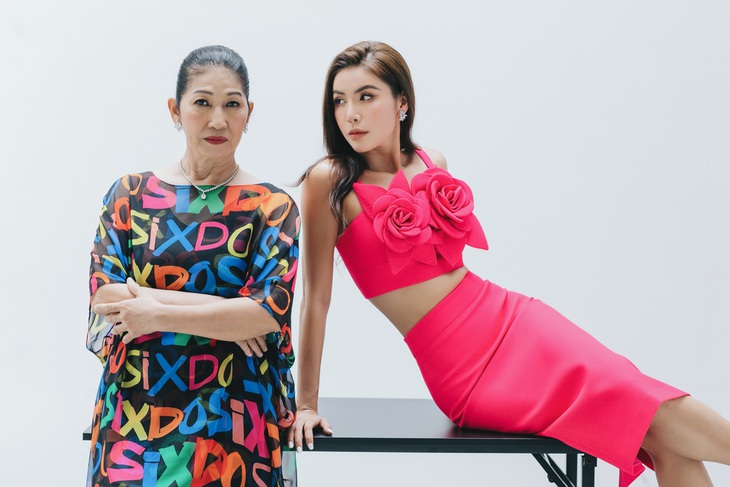 Minh Tú và mẹ tinh nghịch trong bộ ảnh mừng 8-3 - Ảnh 11.