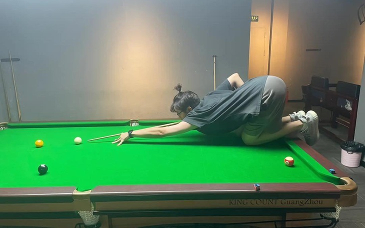 Ảnh vui 7-3: Đánh bida là phụ nhưng làm dáng là chính