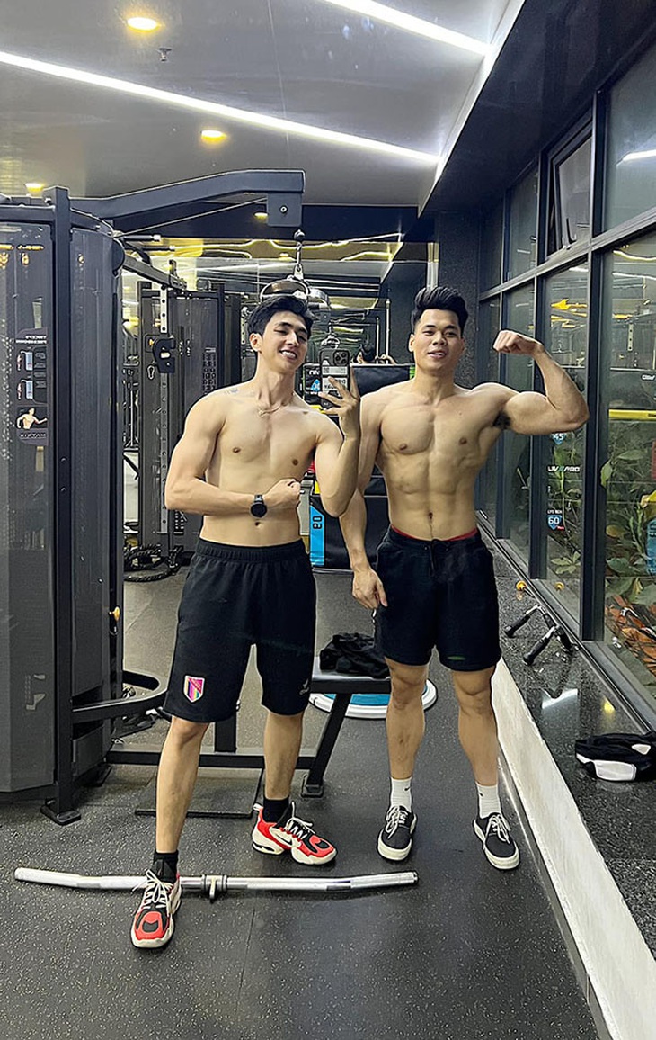 Ảnh vui sao Việt 7-3: Á hậu Phương Nhi lí lắc bên hoa - Ảnh 9.