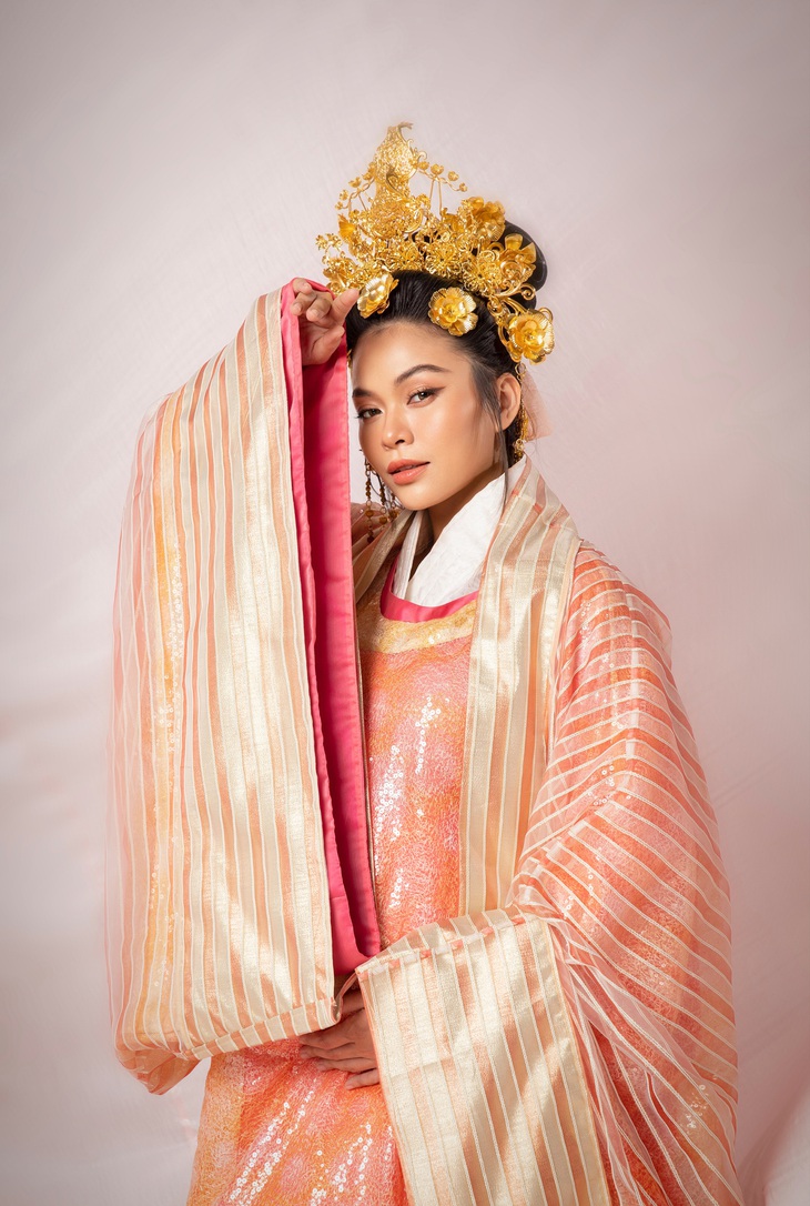 Bầu 9 tháng, Mâu Thủy vẫn hóa thân Nguyên phi Ỷ Lan - Ảnh 1.