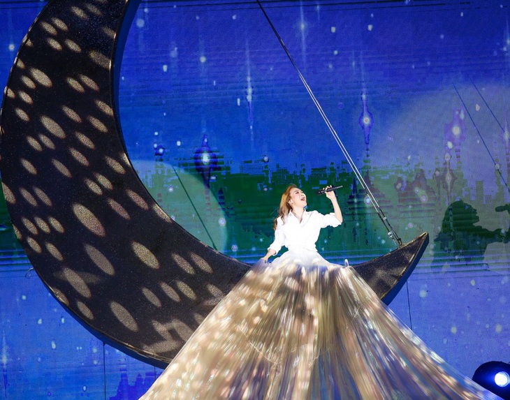 8-3, Mỹ Tâm hé lộ ngày phát hành phim tài liệu Người giữ thời gian - Ảnh 3.