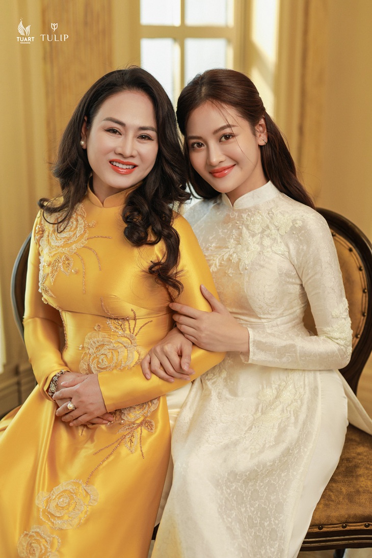 Huyền Lizzie, Đình Tú, MC Mai Ngọc lần đầu khoe mẹ, tiết lộ quá khứ đầy xúc động - Ảnh 4.