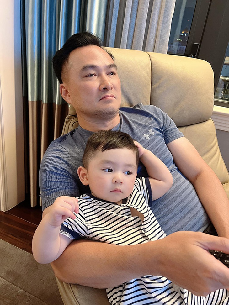 Ảnh vui sao Việt 11-4: Tuấn Hưng bị trêu xinh gái, sexy - Ảnh 7.