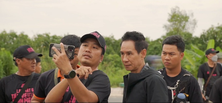 Cảnh quay đắt giá nhất Lật mặt 6: Lý Hải xây cả dãy nhà trọ rồi đập bỏ - Ảnh 1.