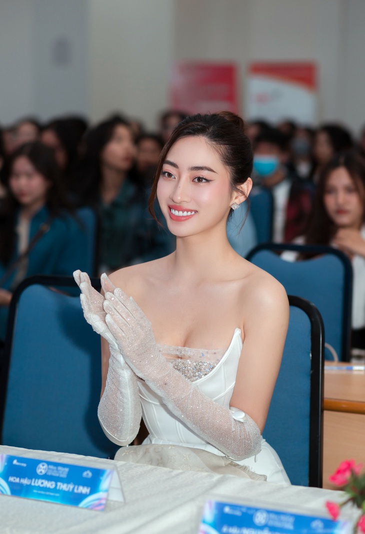 Lương Thùy Linh gây chú ý với lý giải đàn ông giàu chọn phụ nữ đẹp là bản năng - Ảnh 1.