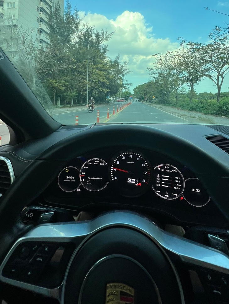 Nữ sinh vụ cưa đôi bill hẹn hò 226.000 đồng gây xôn xao bằng xe Porsche - Ảnh 3.