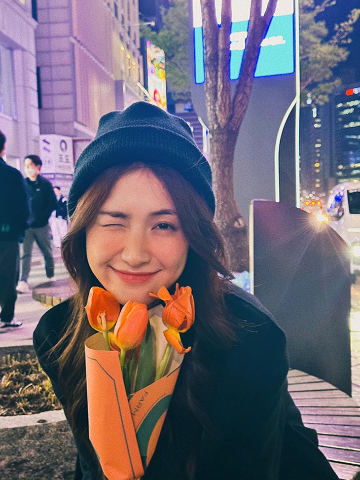 Ảnh vui sao Việt 14-4: Hoa hậu Thùy Tiên đọ sắc Tiểu Vy qua camera thường - Ảnh 5.