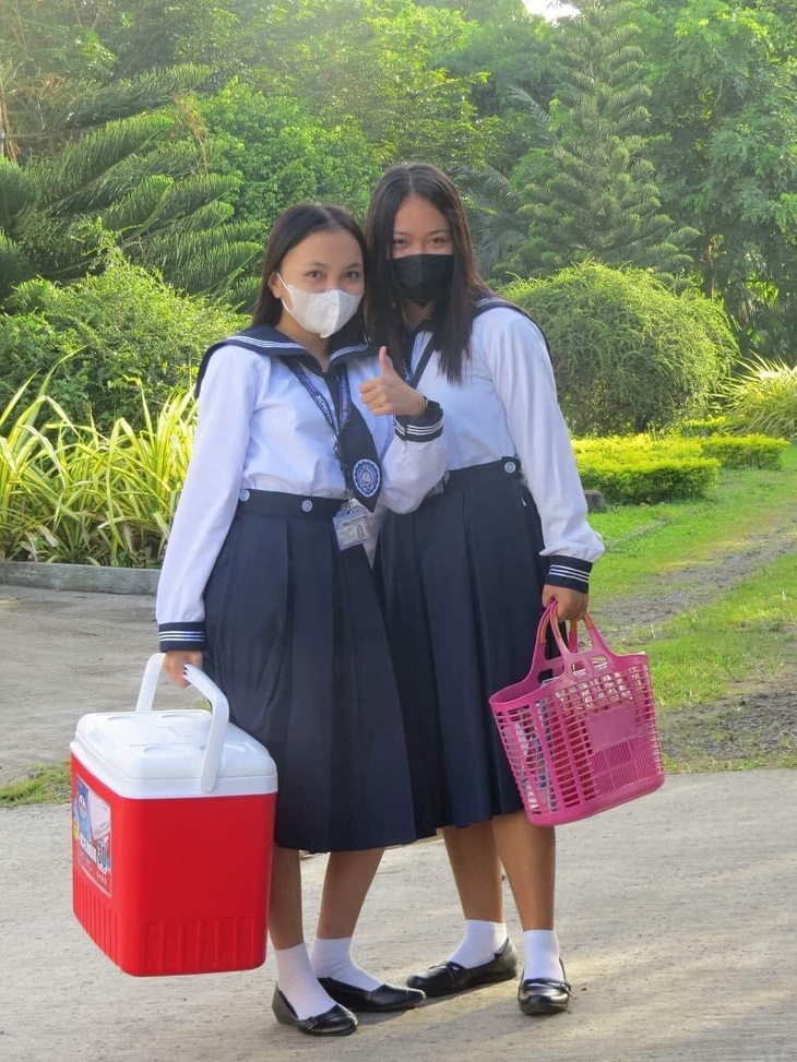 Trường tổ chức ngày không túi, trùm cuối làm cười đau bụng! - Ảnh 8.