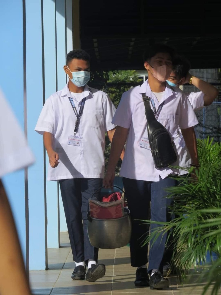 Trường tổ chức ngày không túi, trùm cuối làm cười đau bụng! - Ảnh 5.