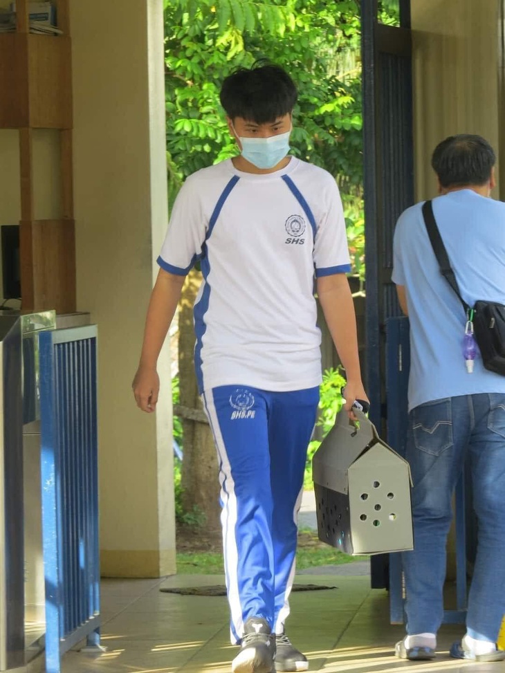 Trường tổ chức ngày không túi, trùm cuối làm cười đau bụng! - Ảnh 3.