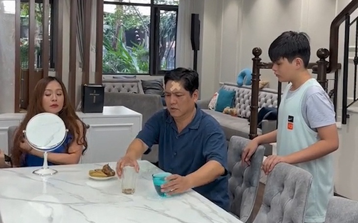 Đức Thịnh và con trai khổ sở vì "nóc nhà" Thanh Thúy nói nhiều