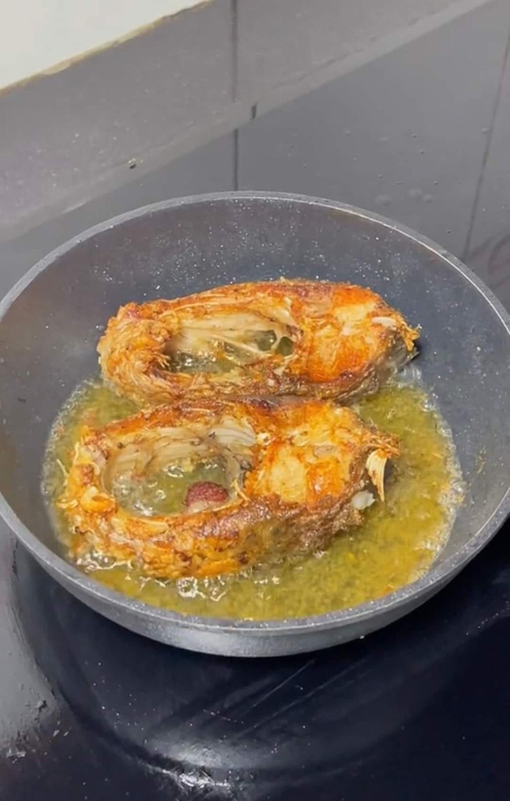 Cô gái từ chối làm dâu vì mẹ chồng tương lai soi chuyện chặt gà - Ảnh 1.