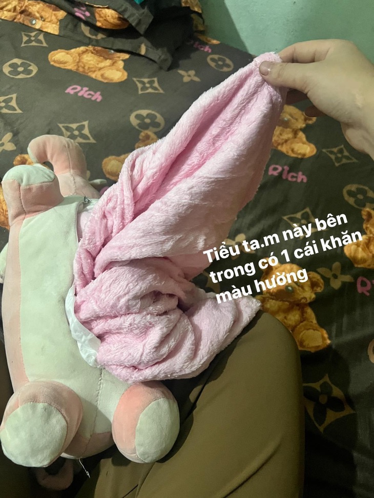 Chồng đêm nào cũng ôm gấu bông thay vì mình, chị vợ liền bật giác quan thứ 7 - Ảnh 4.