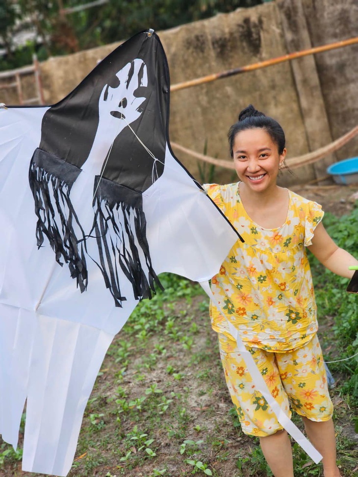 Lê Dương Bảo Lâm kỷ niệm ngày cưới theo cách thật kỳ dị - Ảnh 5.