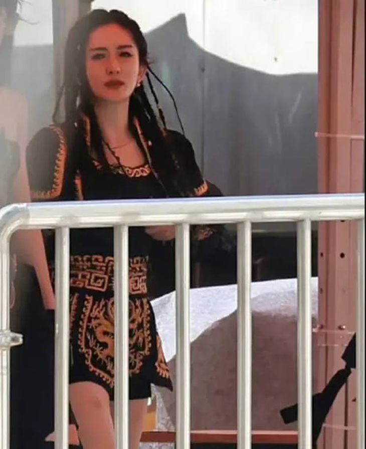 Chi Pu, Ella (S.H.E) cùng Trương Gia Nghê khuấy động ‘Tỷ tỷ đạp gió rẽ sóng 4’ bằng ‘See tình? - Ảnh 5.