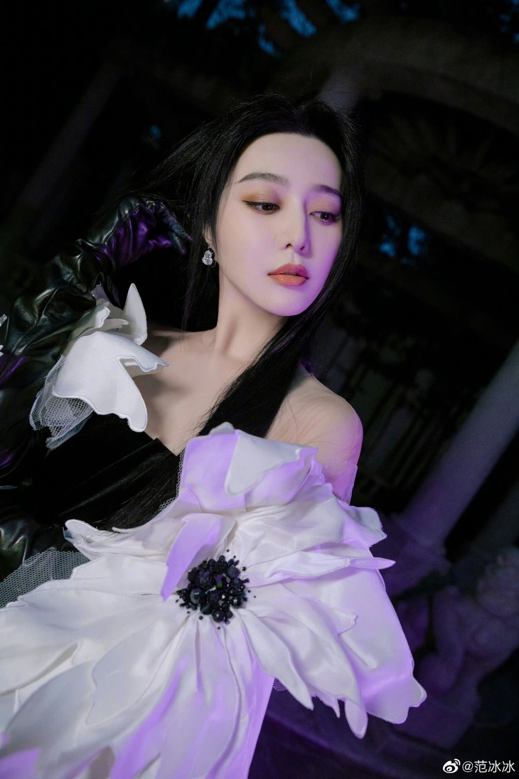 Phạm Băng Băng diện váy cánh hoa, nhan sắc tuổi 42 gây chú ý - Ảnh 1.