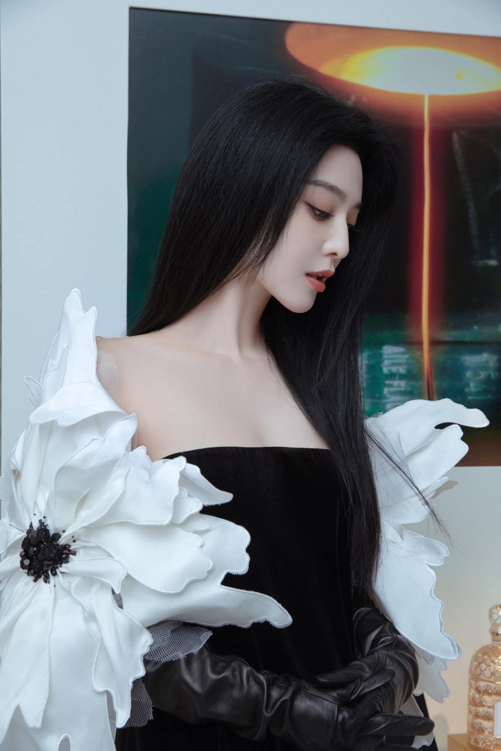 Phạm Băng Băng diện váy cánh hoa, nhan sắc tuổi 42 gây chú ý - Ảnh 6.