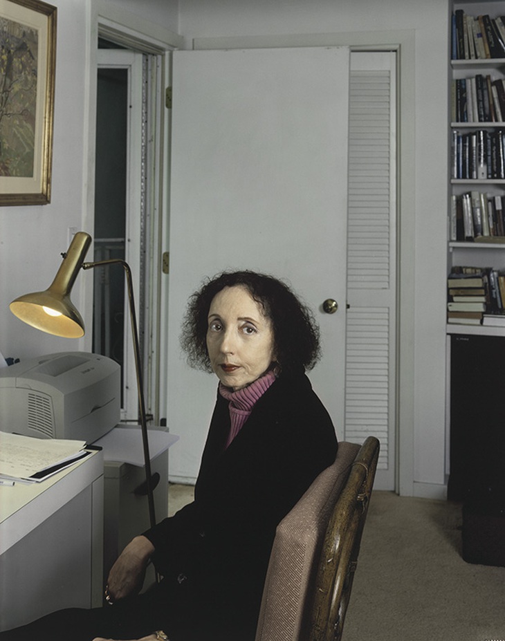Nữ nhà văn Joyce Carol Oates. Ảnh: Dan Winters
