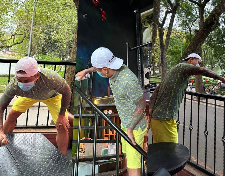 Tuấn Hưng tự tay tân trang lại sân khấu chuẩn bị cho đêm nhạc trước khi quyết định hủy bỏ