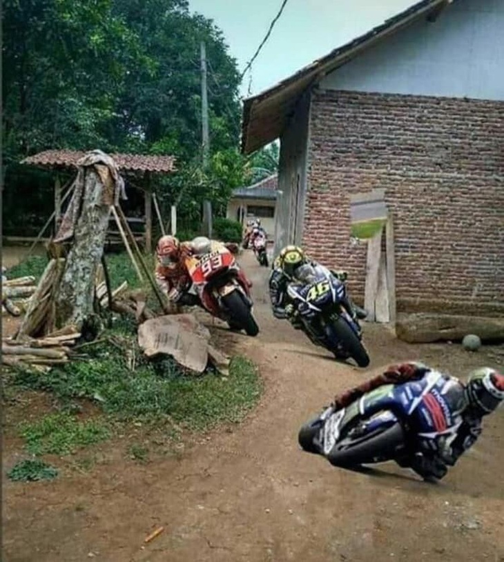 Giải đua xe địa hình "ao làng". 