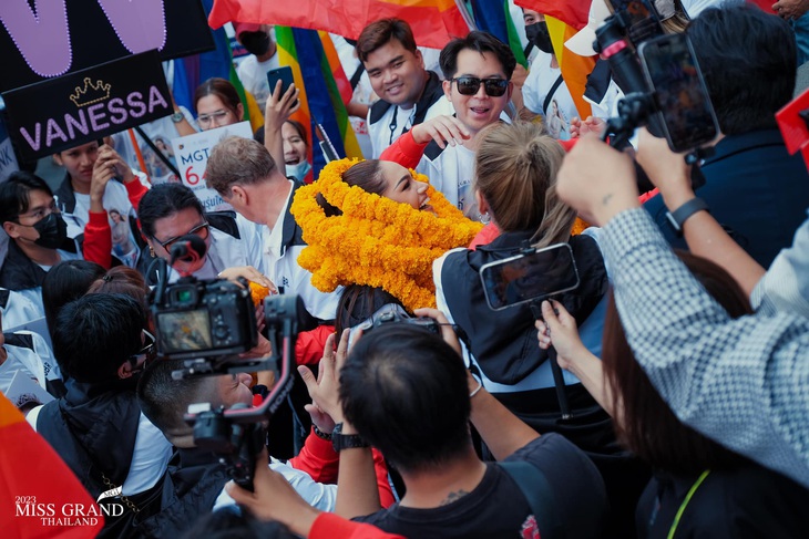 Dàn hậu Miss Grand Thailand tiếp tục hóa chiến thần làm lố - Ảnh 3.