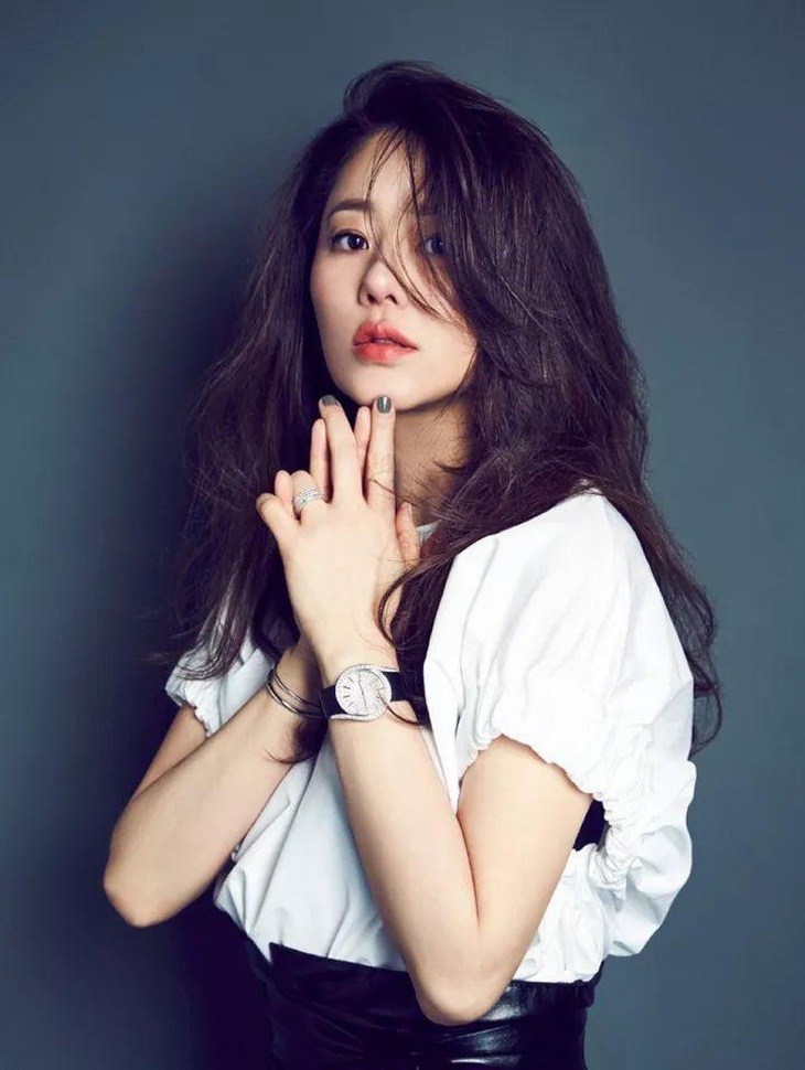 Go Hyun Jung - mỹ nhân Hàn 52 tuổi gây sốt với visual như 25 - Ảnh 7.