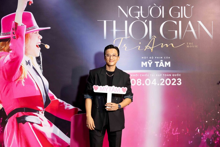 Những khoảnh khắc ‘cười ngất’ tại thảm đỏ ra mắt phim của Mỹ Tâm - Ảnh 8.