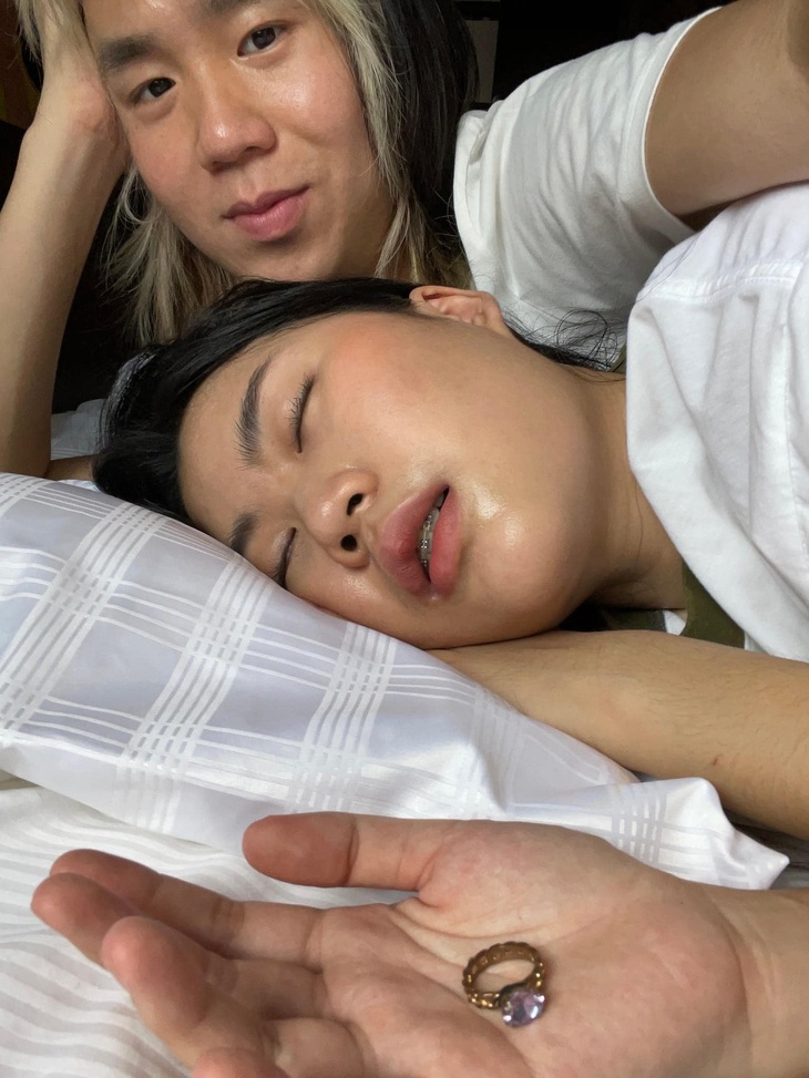 Thanh niên chụp ảnh nhẫn cưới cùng bạn gái nhận cái kết đắng lòng - Ảnh 5.