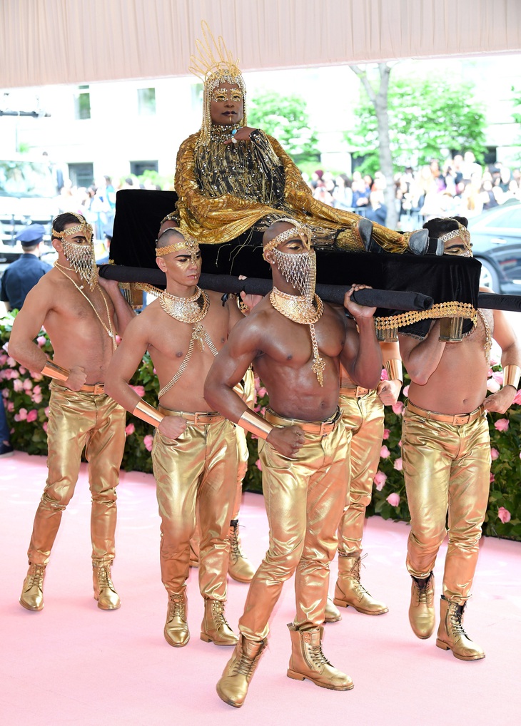 20 khoảnh khắc làm Met Gala trở thành sự kiện thảm đỏ đáng mong chờ - Ảnh 9.