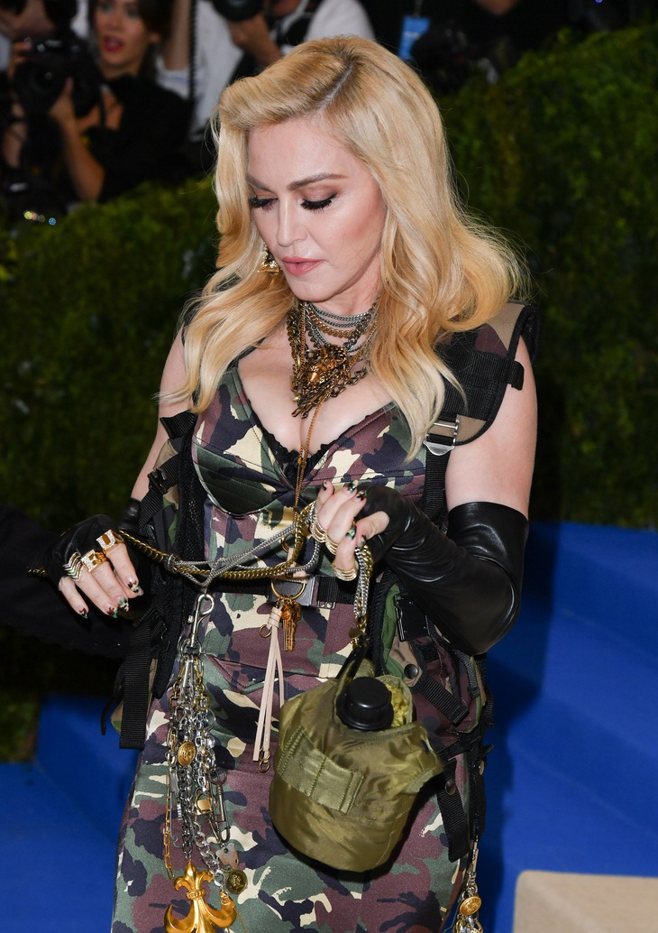 20 khoảnh khắc làm Met Gala trở thành sự kiện thảm đỏ đáng mong chờ - Ảnh 6.