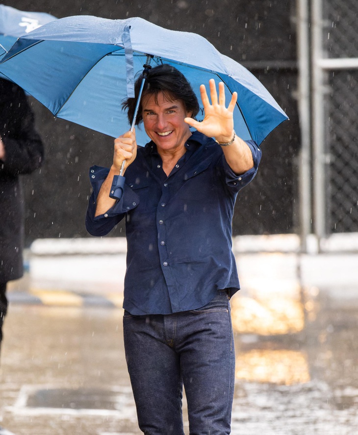 Rộ tin Tom Cruise muốn theo đuổi Shakira - Ảnh 3.